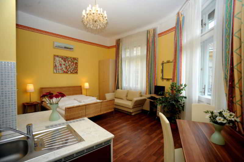 Club Apartments & Rooms Budapest Exterior photo
