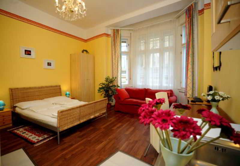 Club Apartments & Rooms Budapest Exterior photo